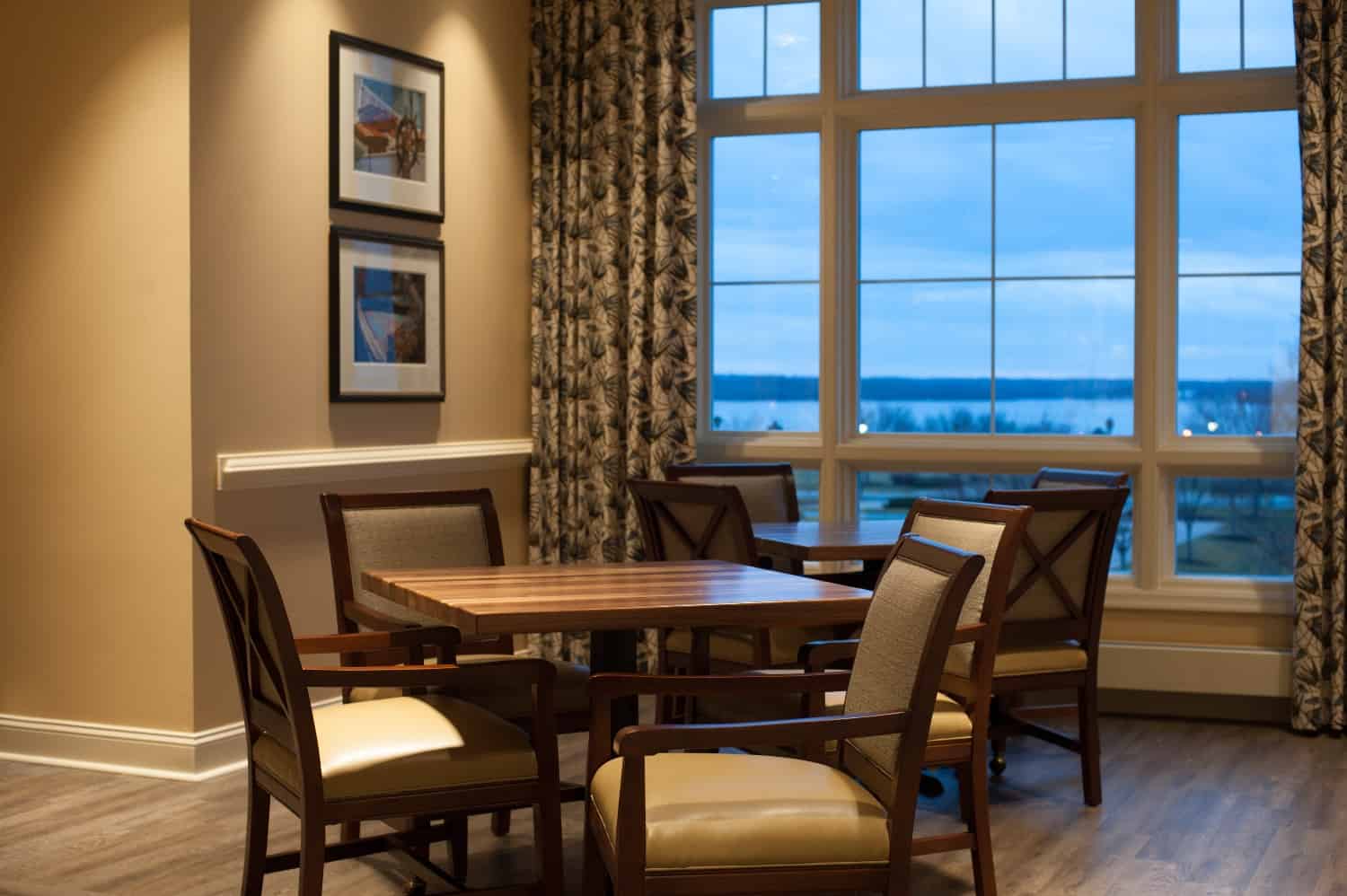 dining area at topside pub and grille