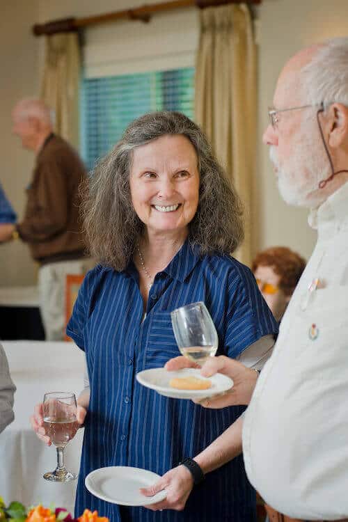 resdients enjoying happy hour at maryville