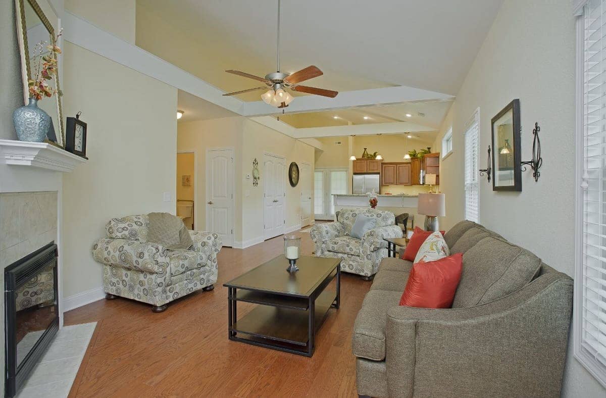 living room at Asbury Place kingsport apartment