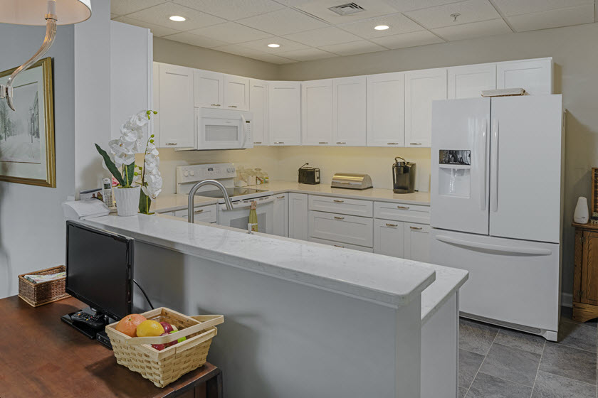 kitchen of RiverWoods apartments